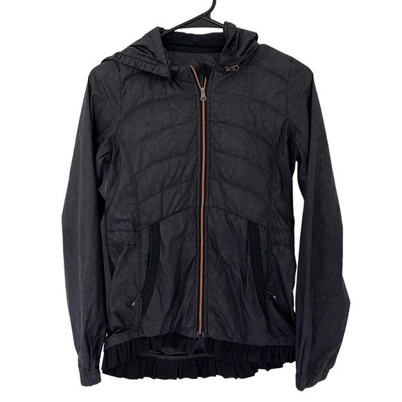 RARE:Lululemon Spring Fling Puffy Windbreaker Animal Swirl Embossed Black Size 4 - Picture 7 of 14